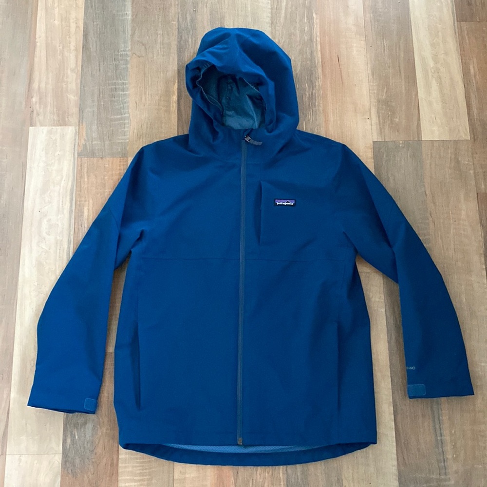 Patagonia classic outdoor quality made durable blue shell jacket winter coat